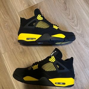 Thunder Jordan 4